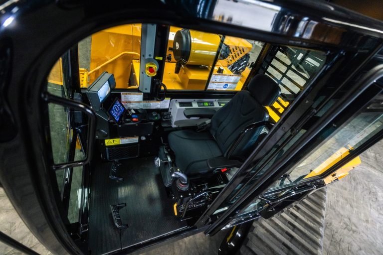 Morooka-10.10.25-–-MST-80CR-–-Indoor_small-50-2048x1366