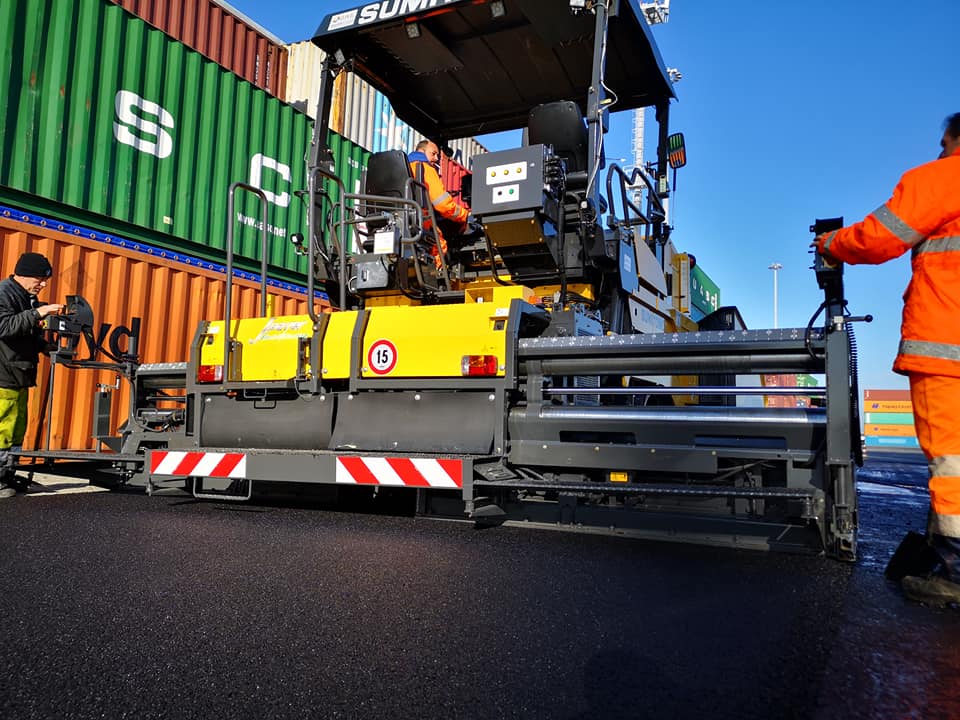 SUMITOMO asfaltni finišer HA60C-11 gusjeničar.