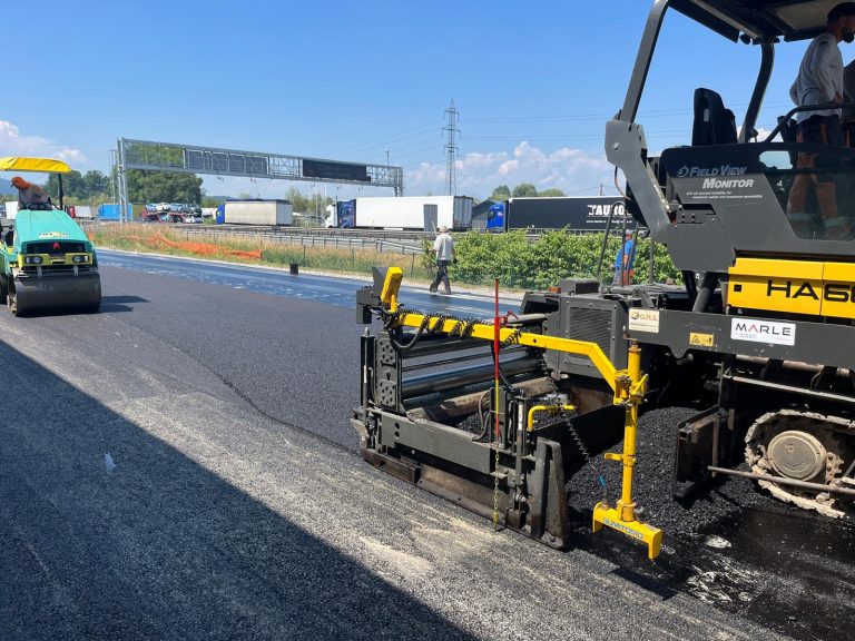 SUMITOMO HA60C-11 asfaltiranje prometnice