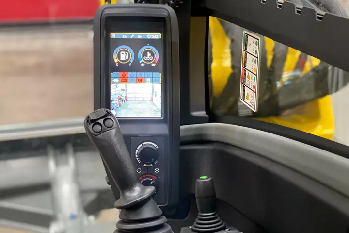 7-inčni zaslon i stražnja kamera u bageru ET145