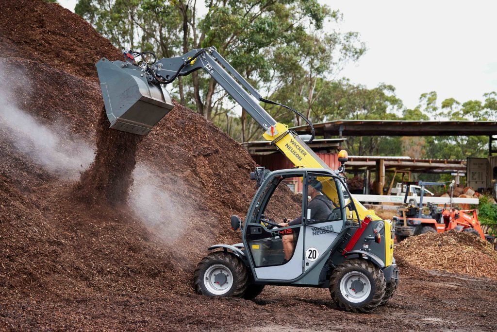 Telehendler pri radu s rasutim materijalima.