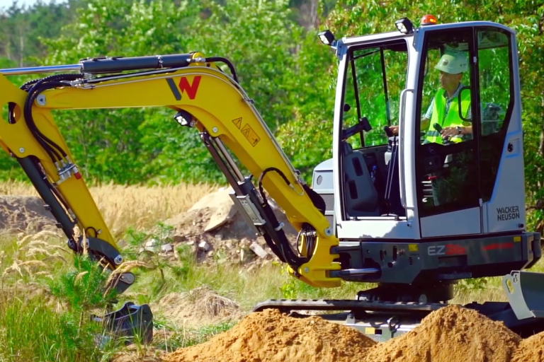 Bager ET35 omogućuje 360° preglednost radnog prostora.