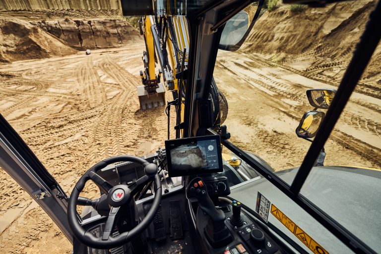 Optimizirana kabina za maksimalnu preglednost i sigurnost.